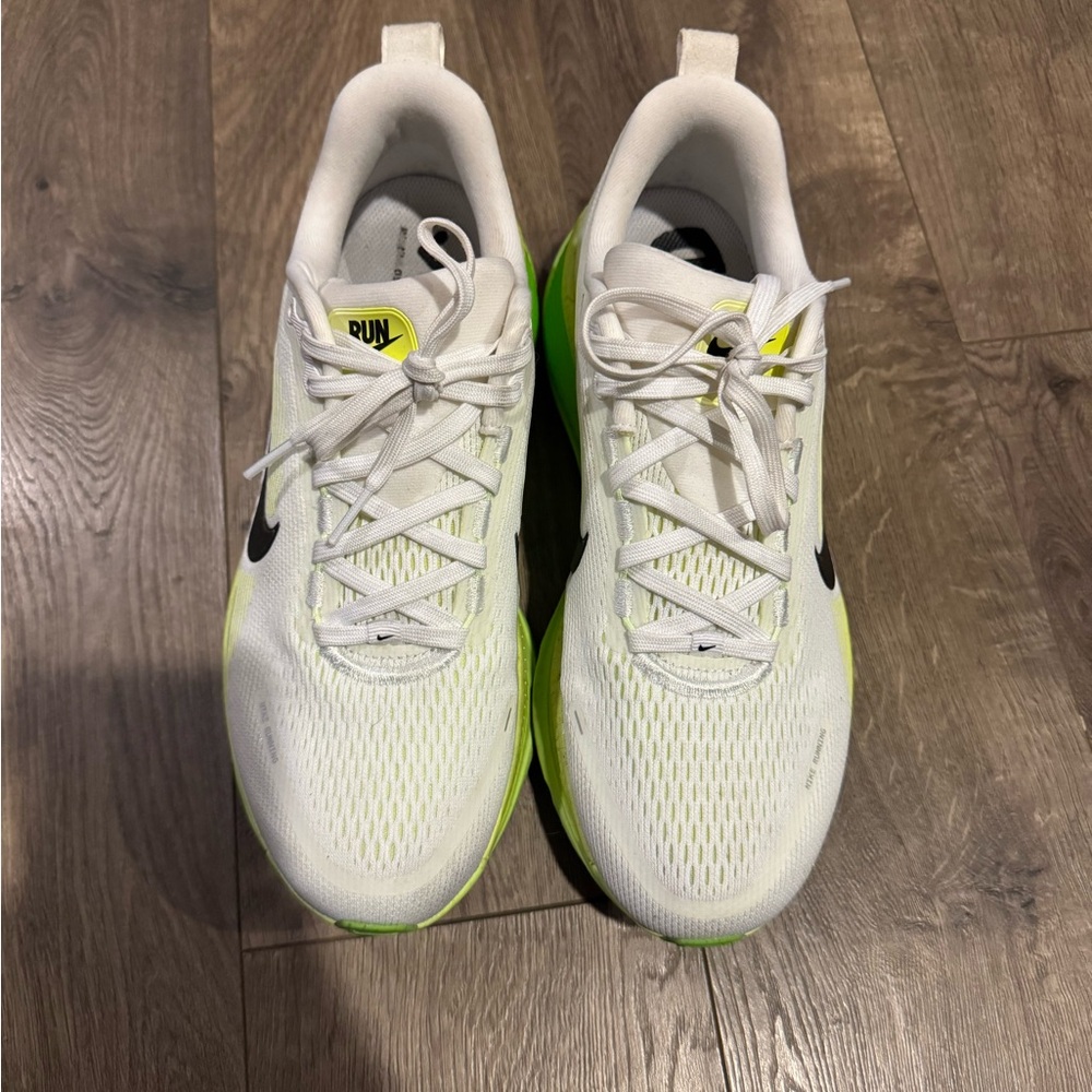 Nike Vomero 18 Running Sneakers - Picture 4 of 6